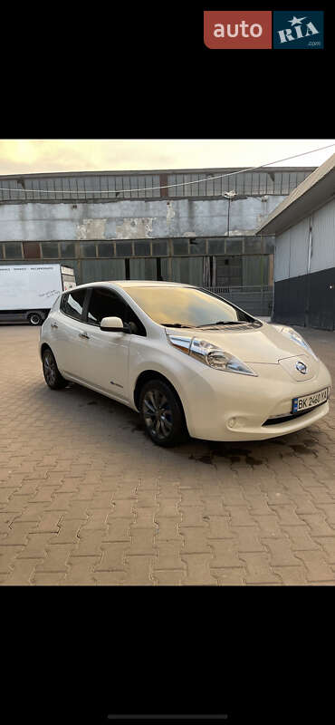 Хетчбек Nissan Leaf 2014 в Рівному