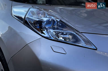 Хэтчбек Nissan Leaf 2012 в 