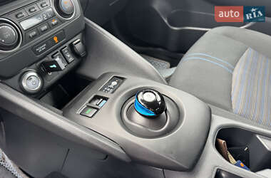 Хэтчбек Nissan Leaf 2022 в 