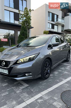 Хетчбек Nissan Leaf 2018 в Ужгороді