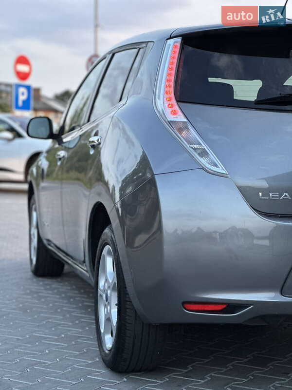 Хэтчбек Nissan Leaf 2013 в Владимире