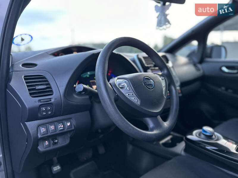 Хэтчбек Nissan Leaf 2013 в Владимире