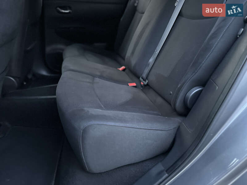 Хэтчбек Nissan Leaf 2013 в Владимире