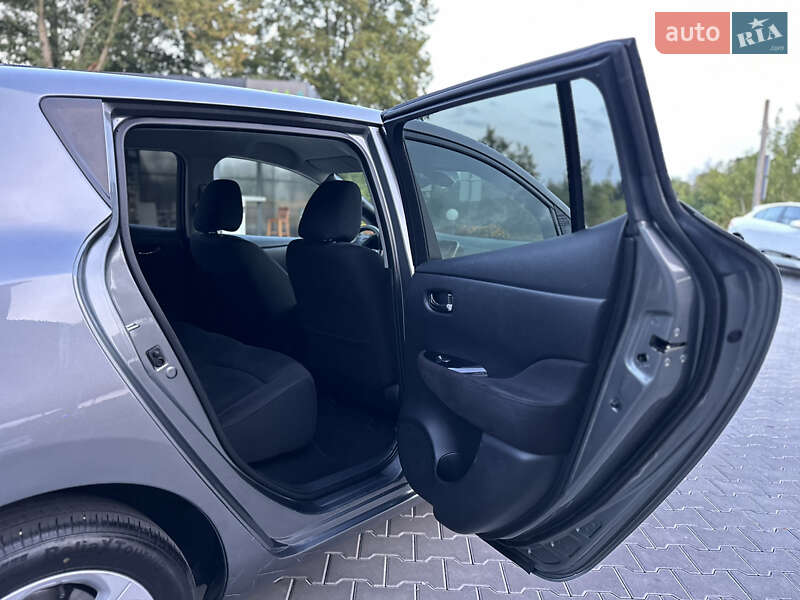 Хэтчбек Nissan Leaf 2013 в Владимире