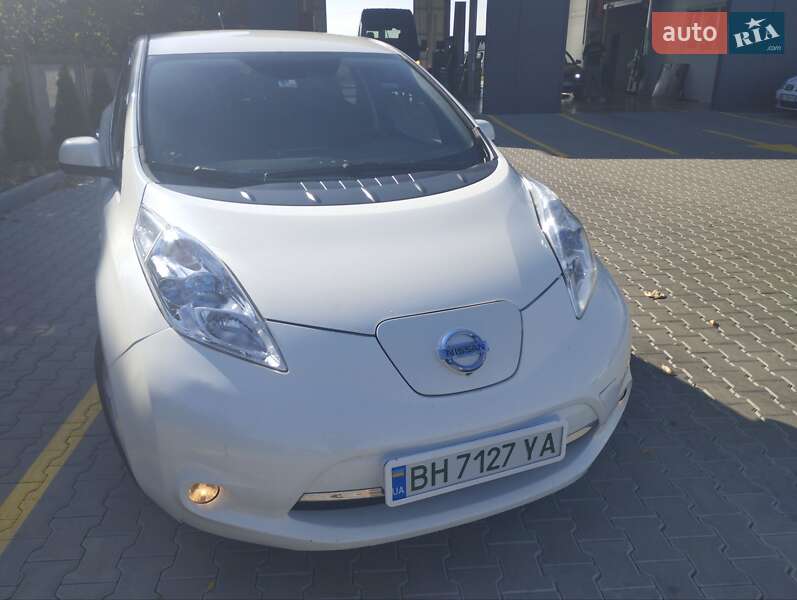 Хэтчбек Nissan Leaf 2013 в Одессе