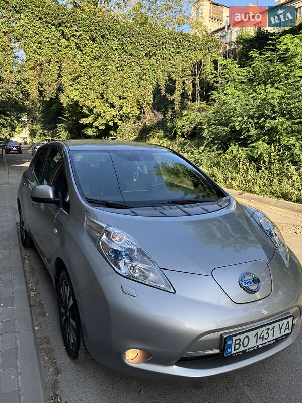 Хэтчбек Nissan Leaf 2015 в Тернополе