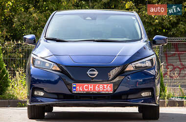 Хэтчбек Nissan Leaf 2023 в 