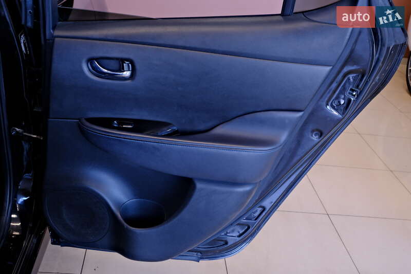 Хэтчбек Nissan Leaf 2022 в Одессе