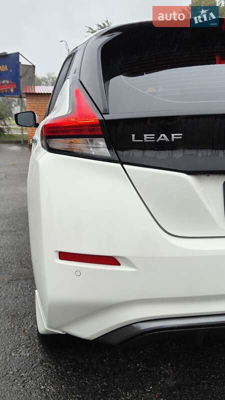 Хэтчбек Nissan Leaf 2024 в Тернополе