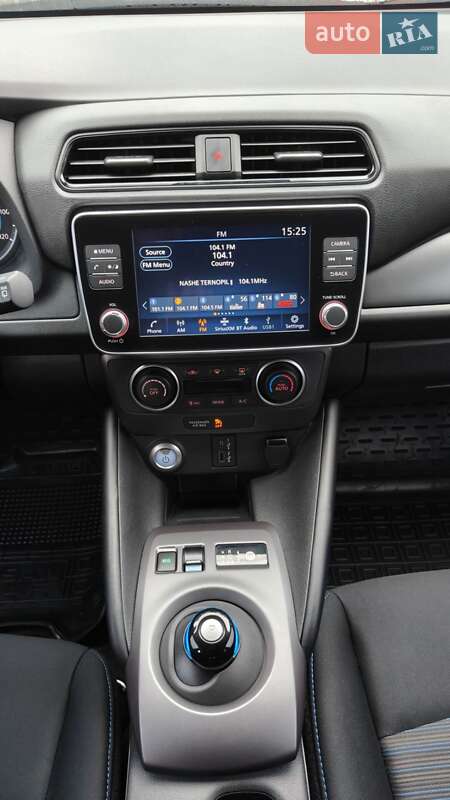 Хэтчбек Nissan Leaf 2024 в Тернополе