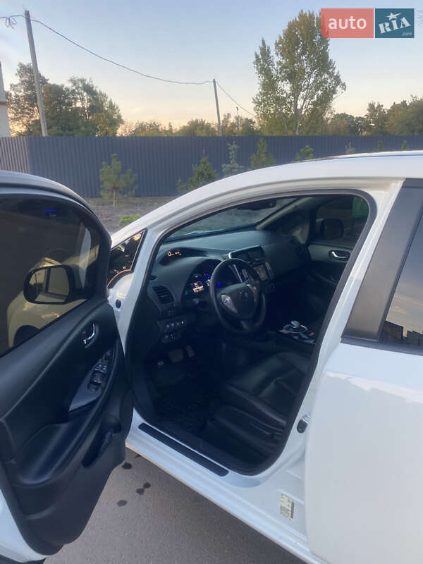 Хэтчбек Nissan Leaf 2015 в Харькове