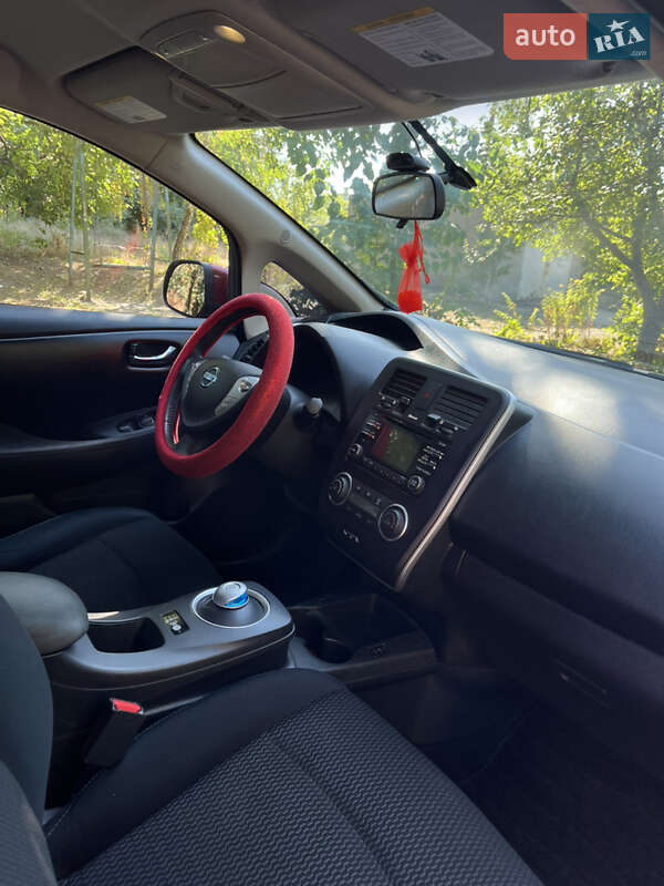 Хэтчбек Nissan Leaf 2014 в Днепре