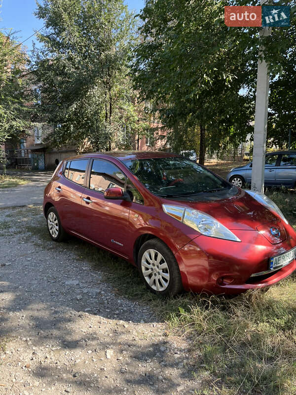 Хэтчбек Nissan Leaf 2014 в Днепре
