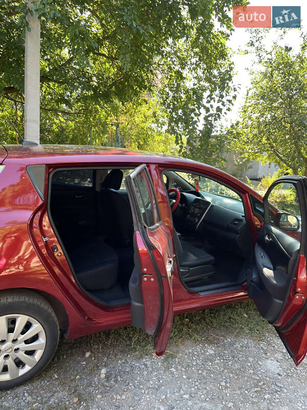 Хэтчбек Nissan Leaf 2014 в Днепре