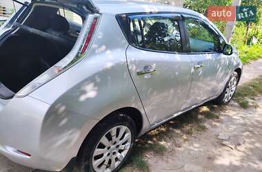 Хэтчбек Nissan Leaf 2014 в 