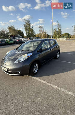 Хэтчбек Nissan Leaf 2013 в Запорожье