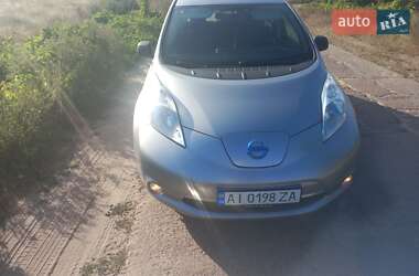 Хетчбек Nissan Leaf 2013 в Горенці