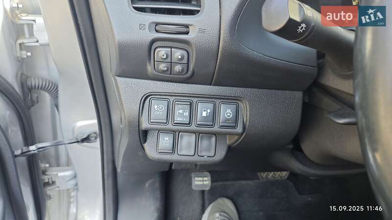 Хетчбек Nissan Leaf 2013 в Ніжині