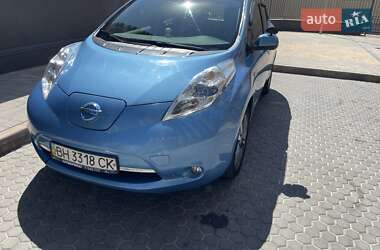 Хэтчбек Nissan Leaf 2014 в 