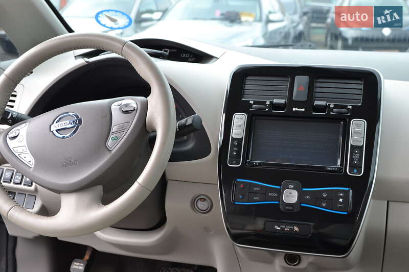Хэтчбек Nissan Leaf 2016 в Луцке