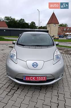 Хэтчбек Nissan Leaf 2014 в 