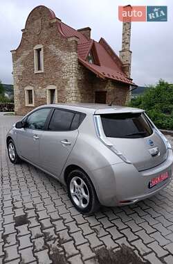 Хэтчбек Nissan Leaf 2014 в 