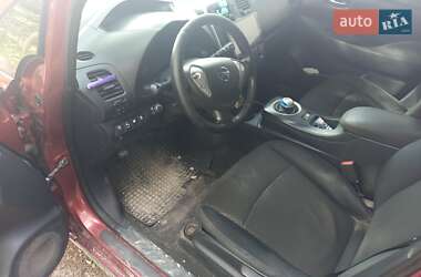 Хэтчбек Nissan Leaf 2013 в Городке