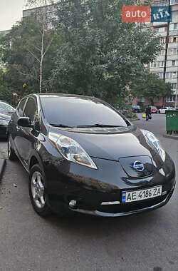 Хетчбек Nissan Leaf 2013 в Дніпрі