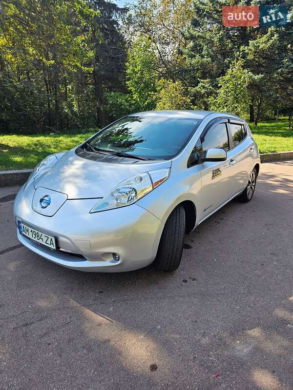 Хэтчбек Nissan Leaf 2017 в Житомире фото 2 Хэтчбек Nissan Leaf 2017 в Житомире