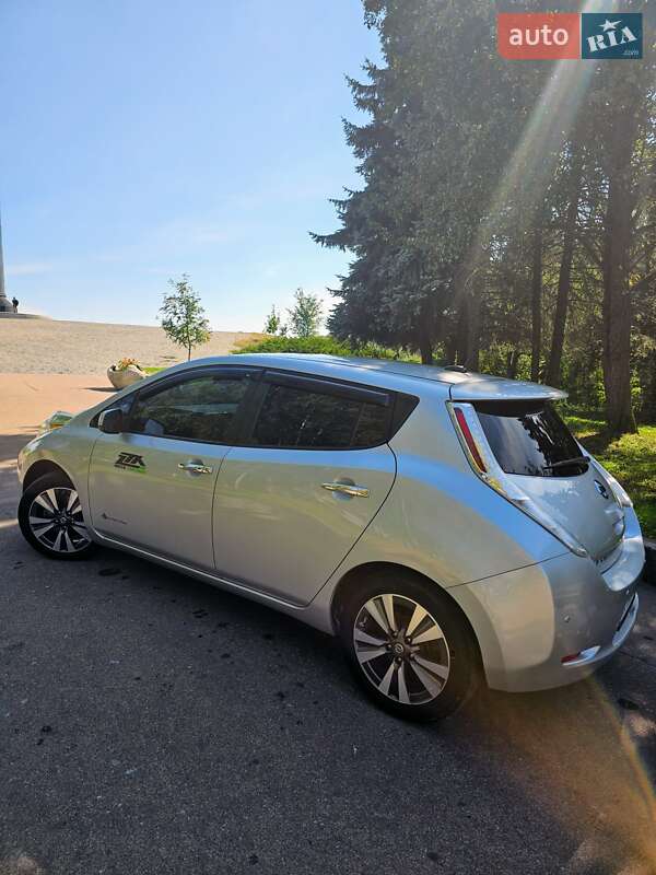 Хэтчбек Nissan Leaf 2017 в Житомире фото 8 Хэтчбек Nissan Leaf 2017 в Житомире