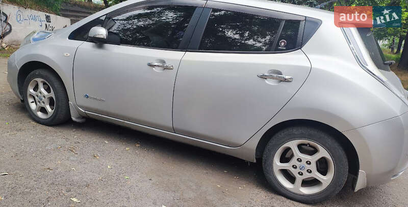 Хэтчбек Nissan Leaf 2011 в Запорожье фото 6 Хэтчбек Nissan Leaf 2011 в Запорожье