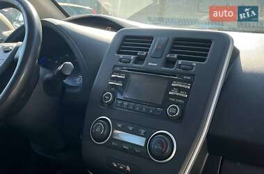 Хэтчбек Nissan Leaf 2014 в 
