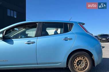 Хэтчбек Nissan Leaf 2014 в 