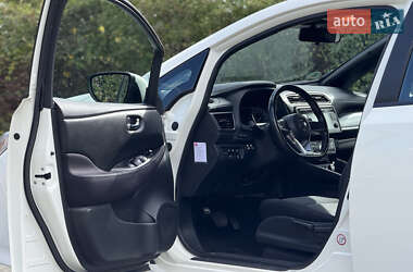 Хэтчбек Nissan Leaf 2018 в 