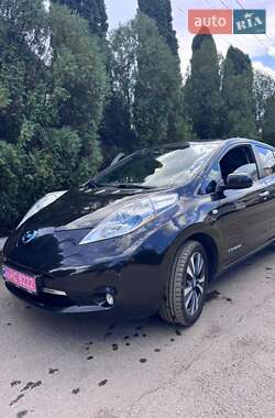 Хетчбек Nissan Leaf 2013 в Чернівцях