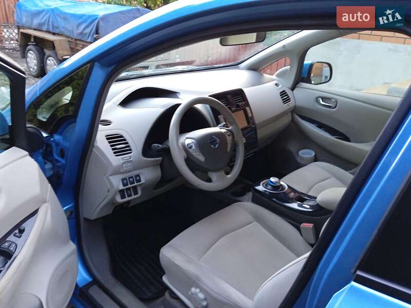 Хетчбек Nissan Leaf 2012 в Луцьку