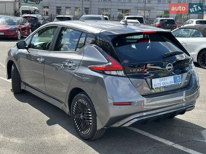 Хетчбек Nissan Leaf 2024 в Києві