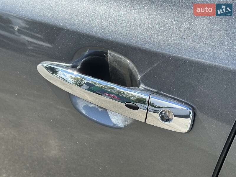 Хетчбек Nissan Leaf 2024 в Києві