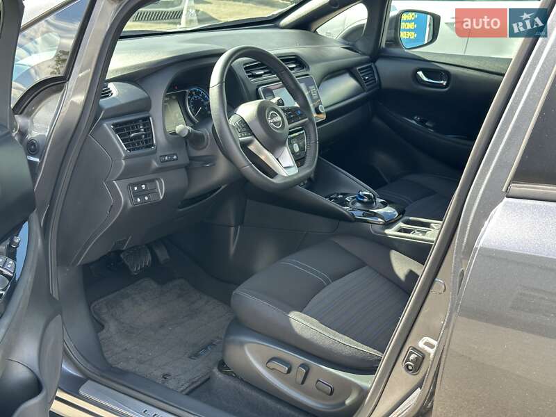 Хетчбек Nissan Leaf 2024 в Києві