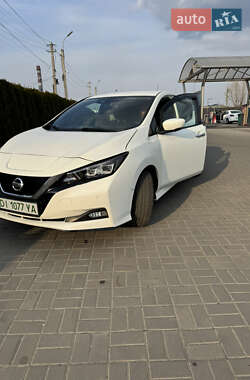 Хэтчбек Nissan Leaf 2021 в 