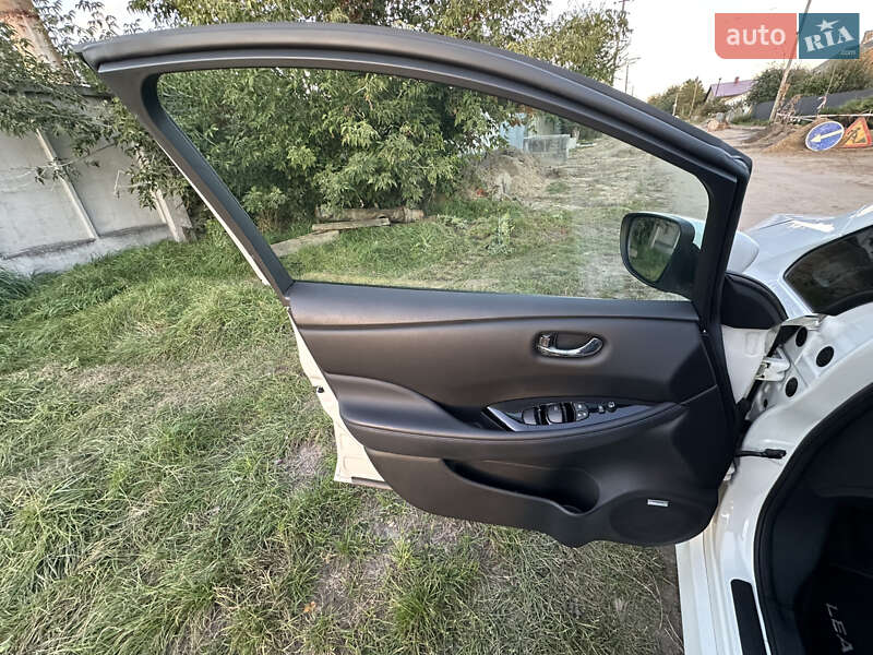 Хэтчбек Nissan Leaf 2020 в Ровно