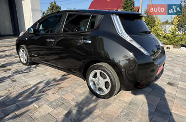 Хэтчбек Nissan Leaf 2016 в 