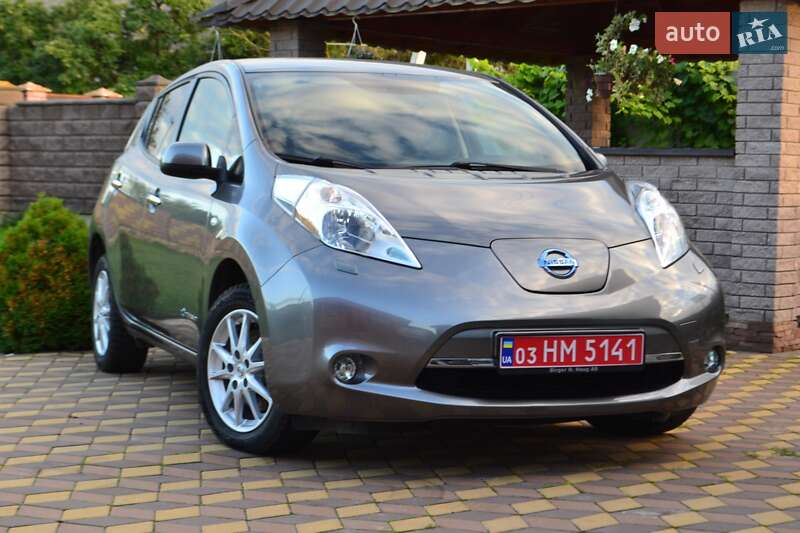 Хэтчбек Nissan Leaf 2015 в Сарнах