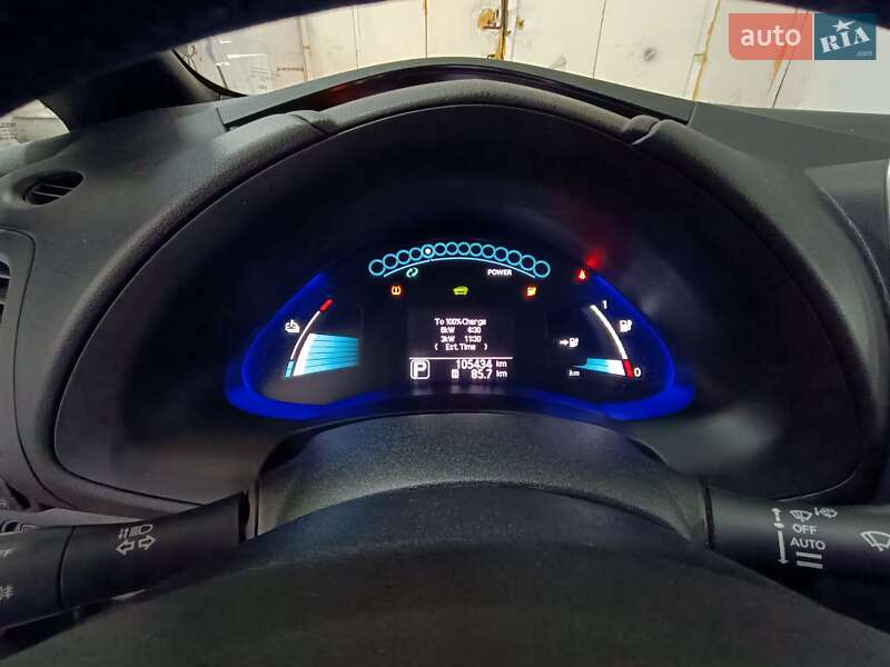 Хэтчбек Nissan Leaf 2015 в Ровно