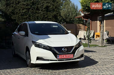 Хэтчбек Nissan Leaf 2021 в 