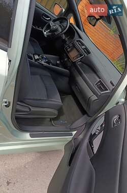 Хэтчбек Nissan Leaf 2018 в 