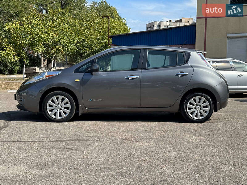 Хетчбек Nissan Leaf 2016 в Запоріжжі фото 2 Хетчбек Nissan Leaf 2016 в Запоріжжі