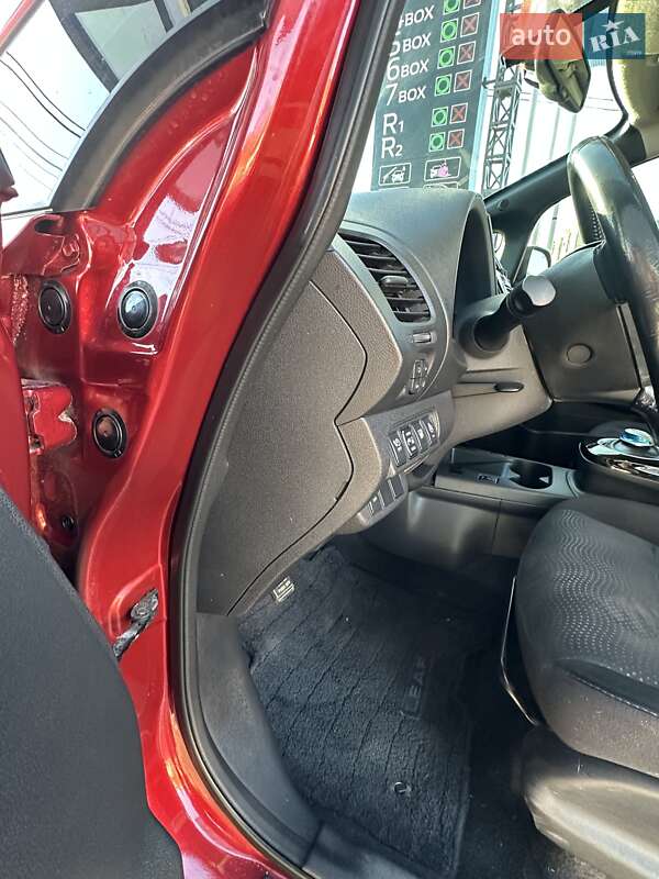 Хетчбек Nissan Leaf 2013 в Кропивницькому фото 12 Хетчбек Nissan Leaf 2013 в Кропивницькому