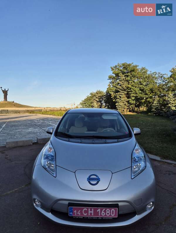 Хэтчбек Nissan Leaf 2012 в Черкассах