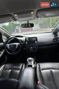 Хэтчбек Nissan Leaf 2016 в 